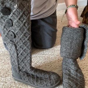 Grey knit ugg boots